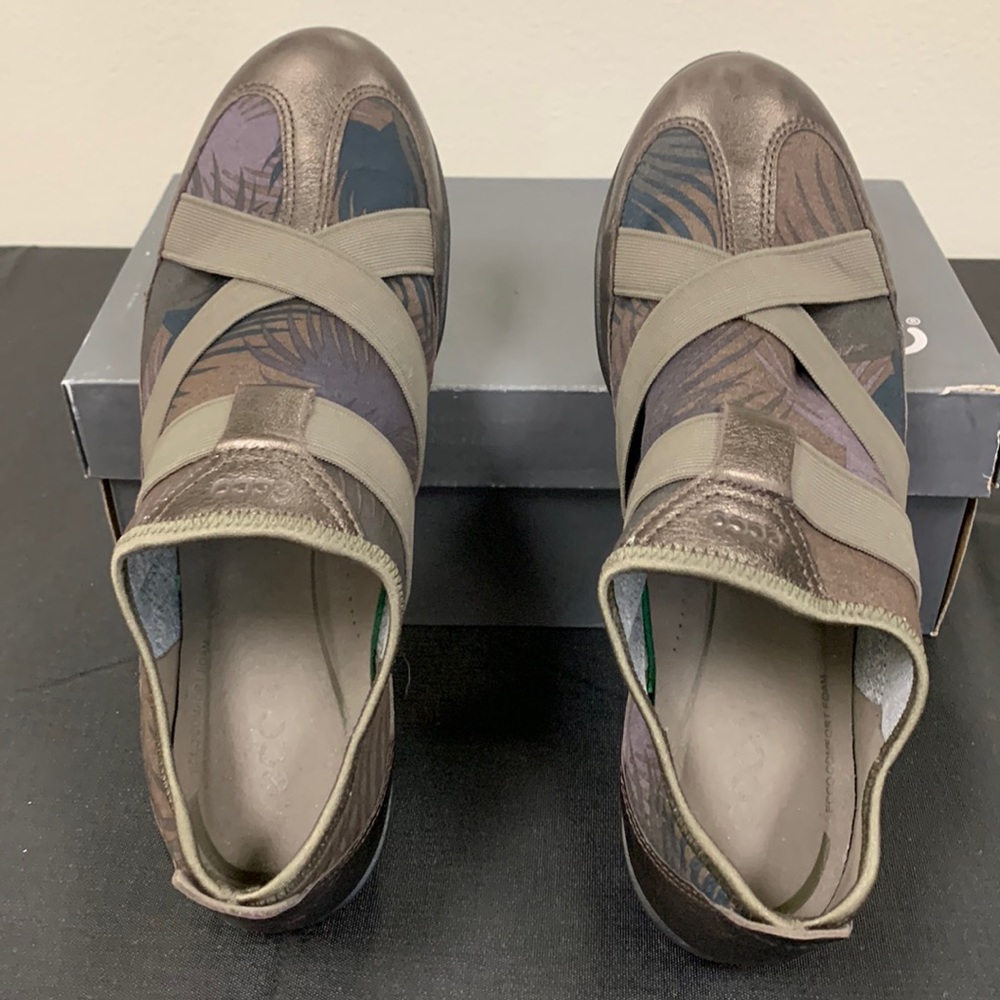 Ecco women’s flats